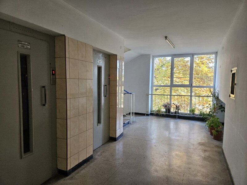 Lucretiu Patrascanu – Costin Georgian, garsoniera moderna, etaj 3
